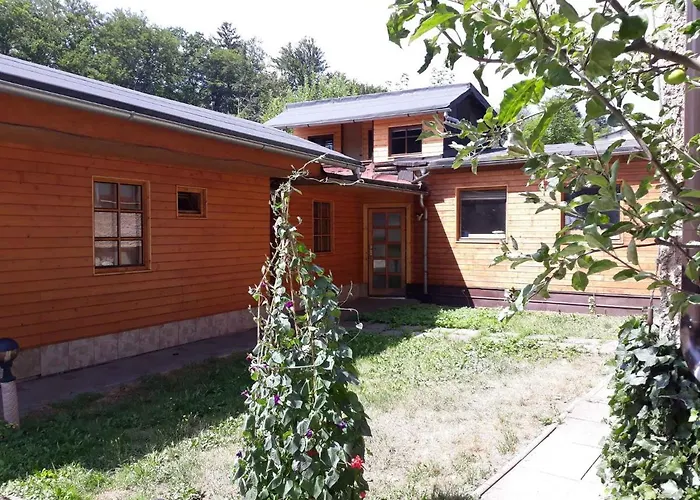1 Apartment *